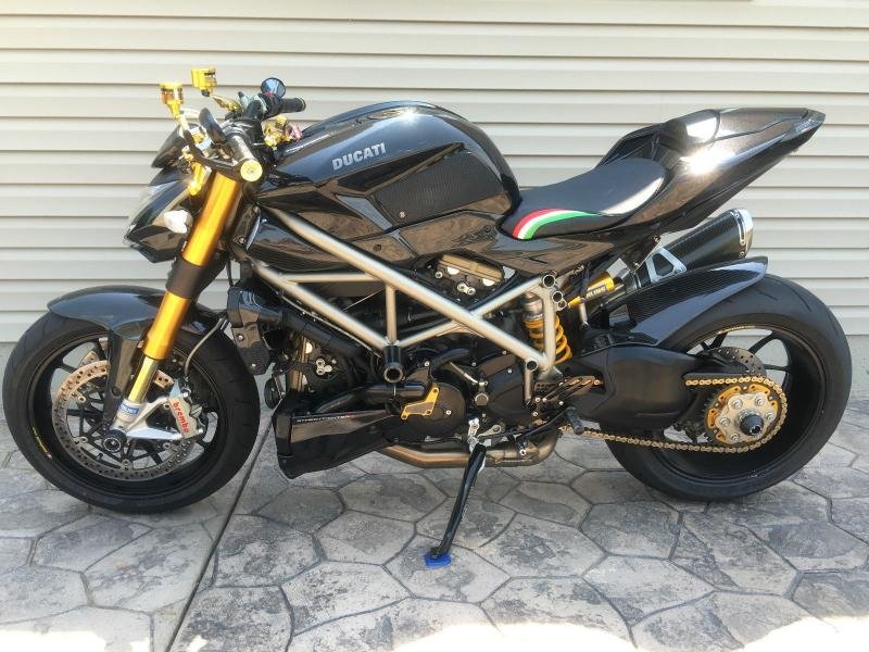 Motorcycles - 2010 Ducati Streetfighter 1098s